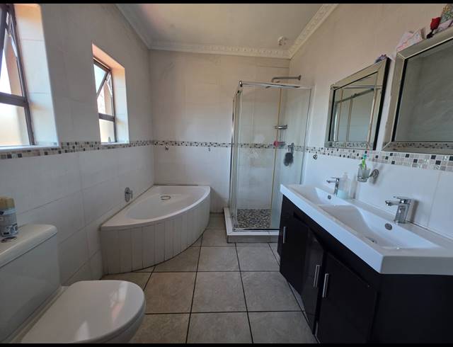 3 BEDROOM HOUSE FOR SALE IN VANDERBIJLPARK SE 6